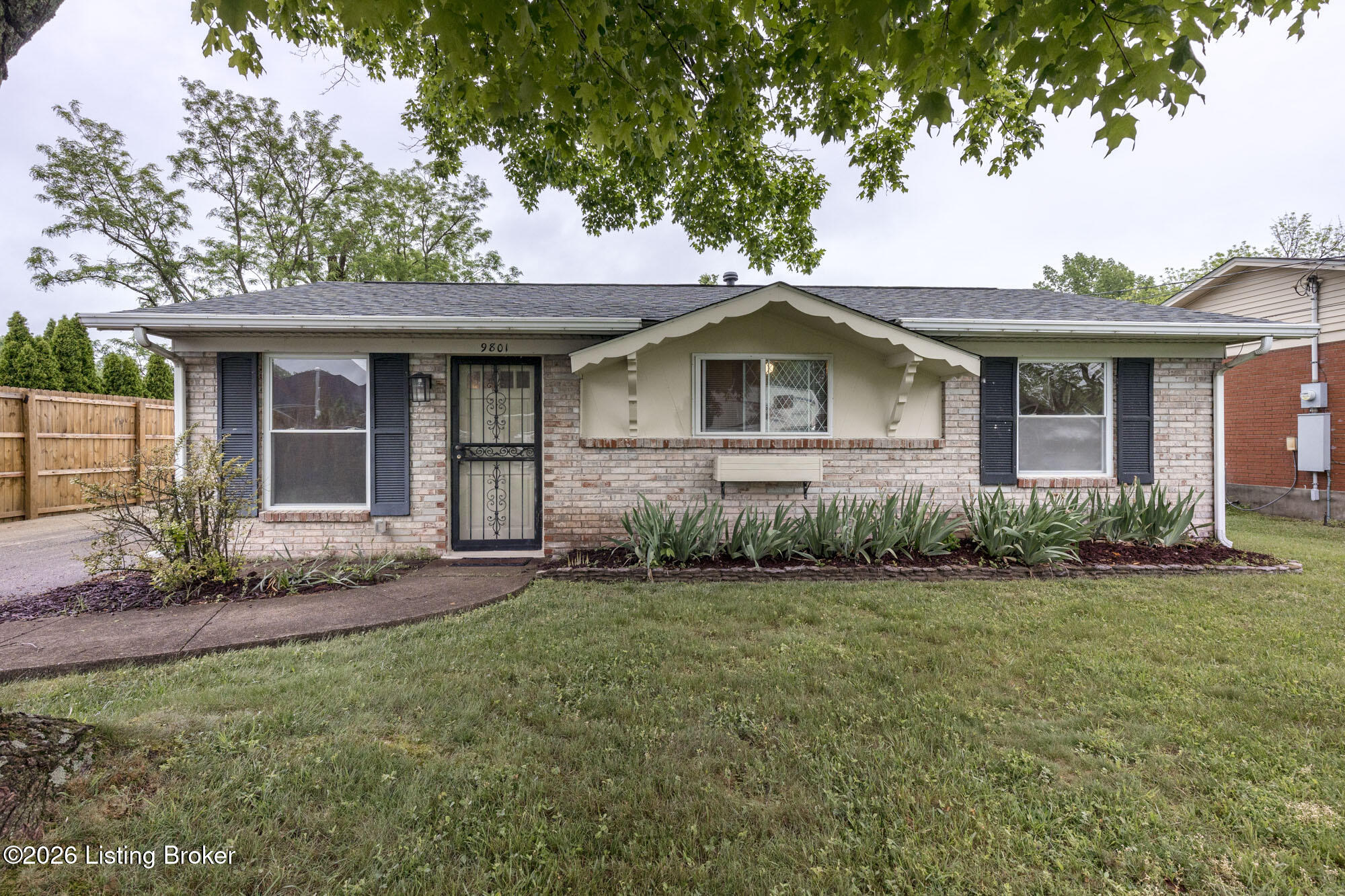 9801 Chambers Ct Property Photo 41