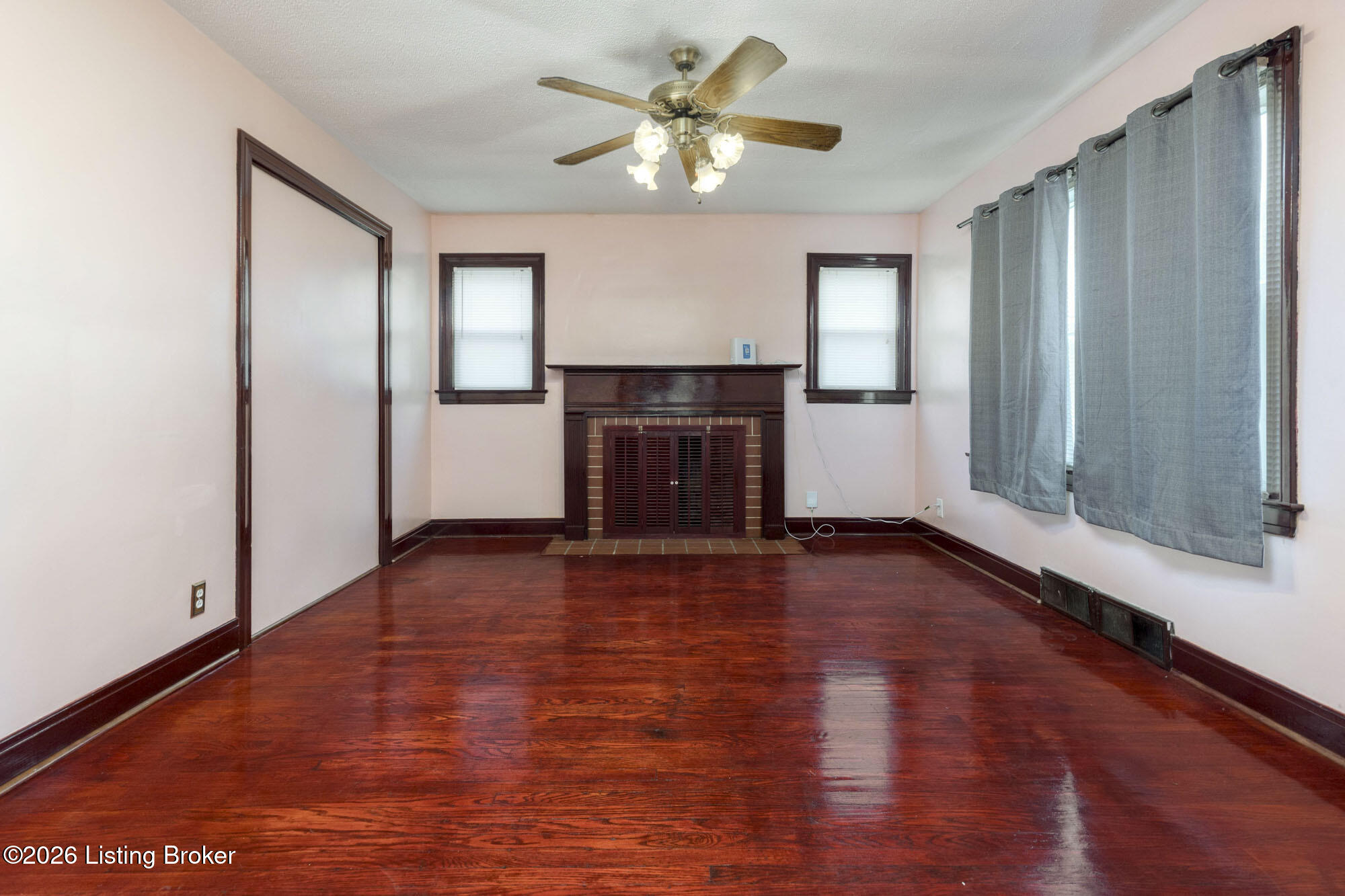 3238 Taylor Blvd Property Photo 4