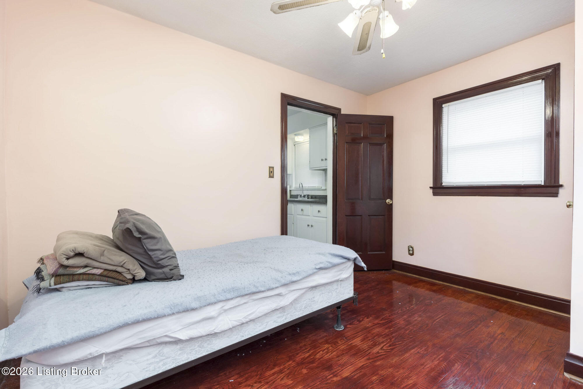 3238 Taylor Blvd Property Photo 10