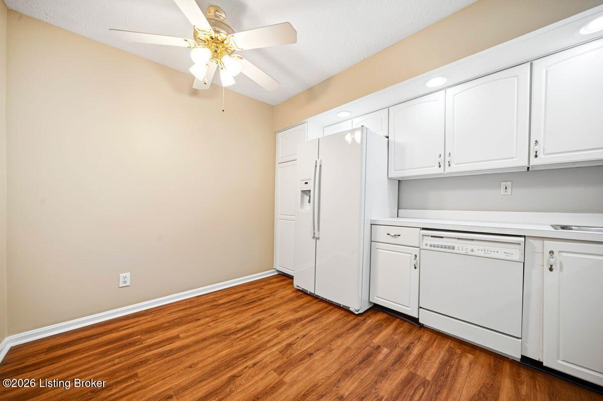 1602 Gardiner Ln Apt 130 Property Photo 6
