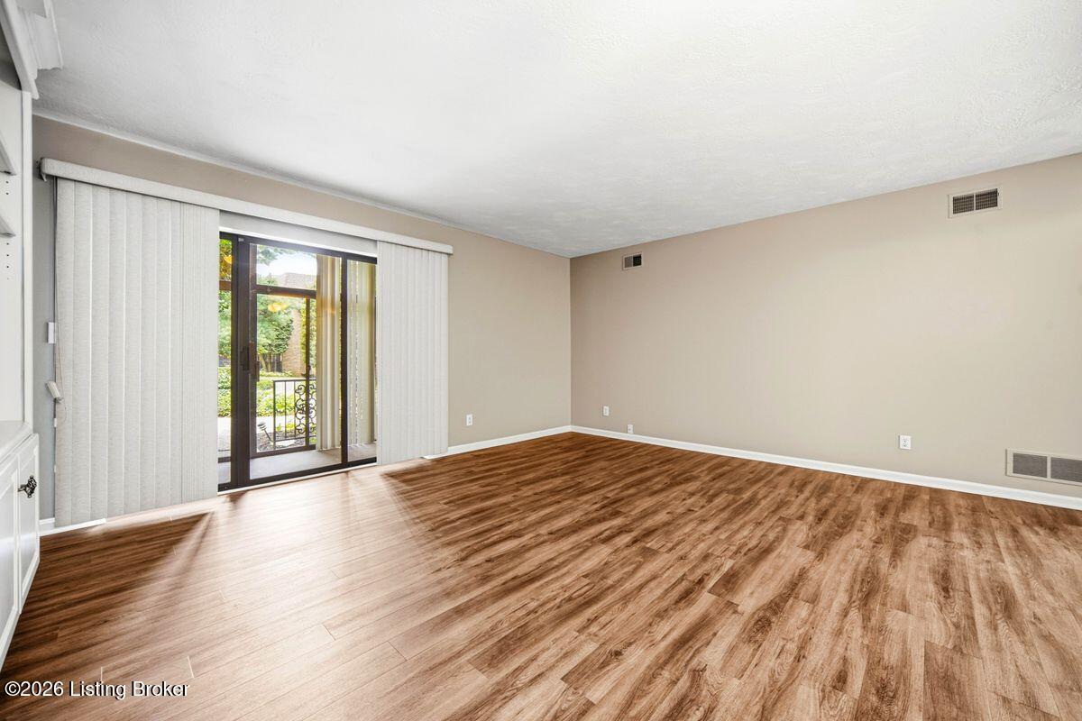 1602 Gardiner Ln Apt 130 Property Photo 13