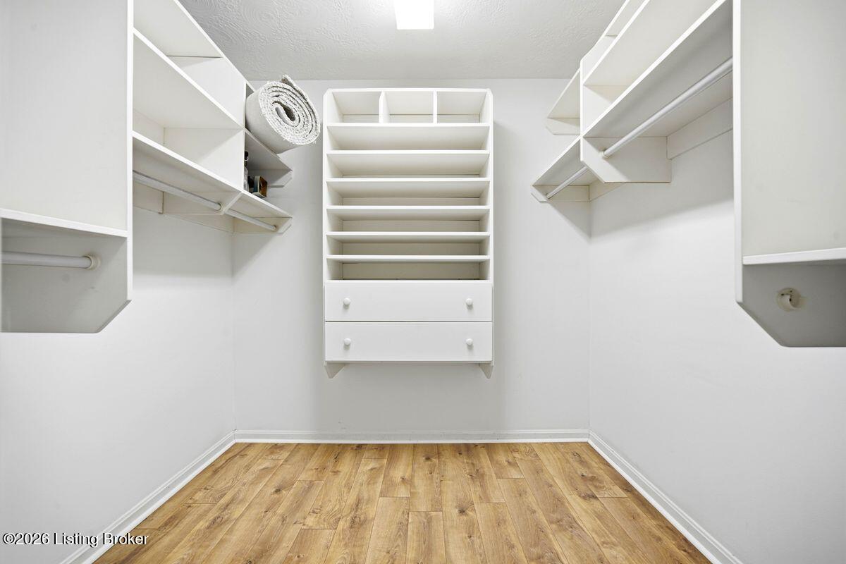 1602 Gardiner Ln Apt 130 Property Photo 22