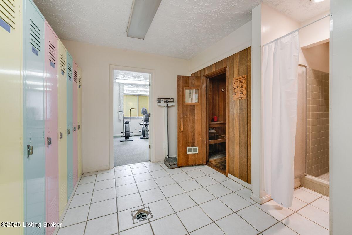 1602 Gardiner Ln Apt 130 Property Photo 28