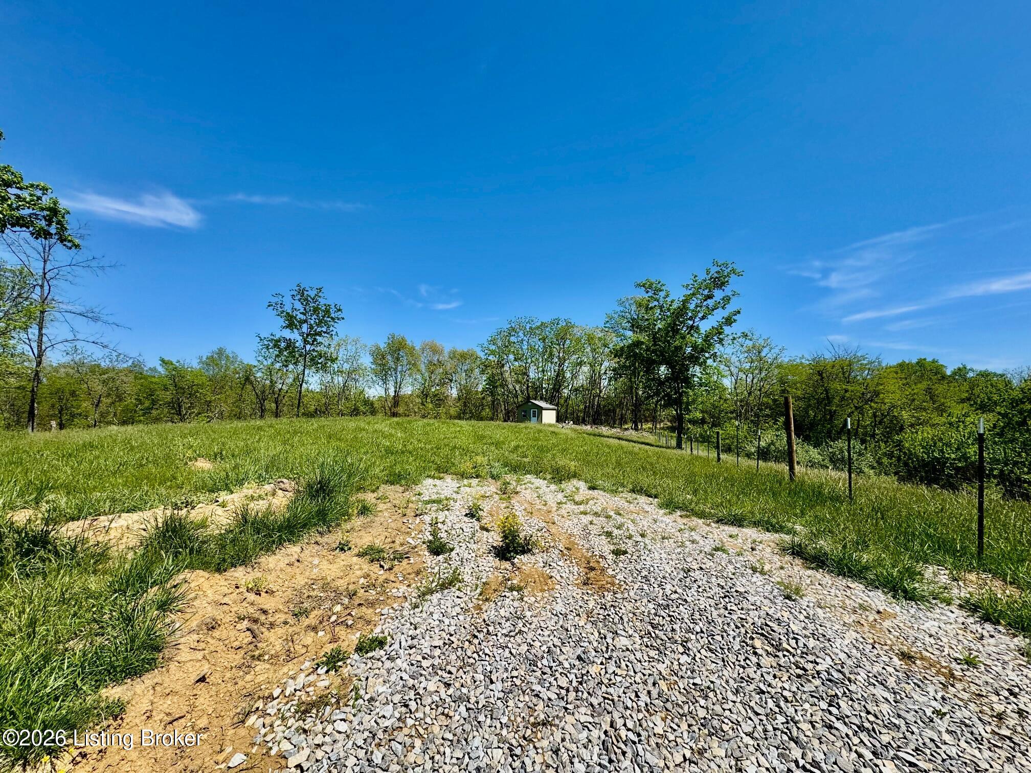 1041 Mays Rd Property Photo 2