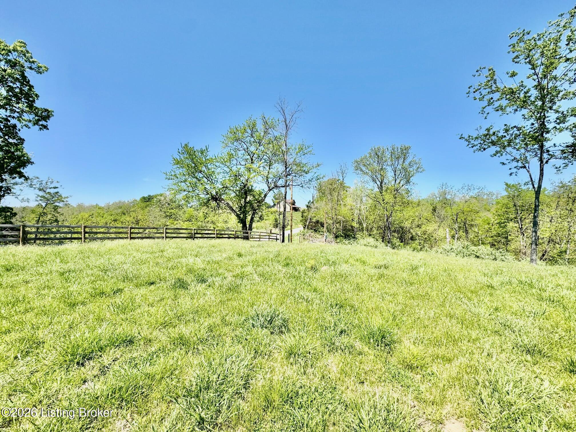 1041 Mays Rd Property Photo 3
