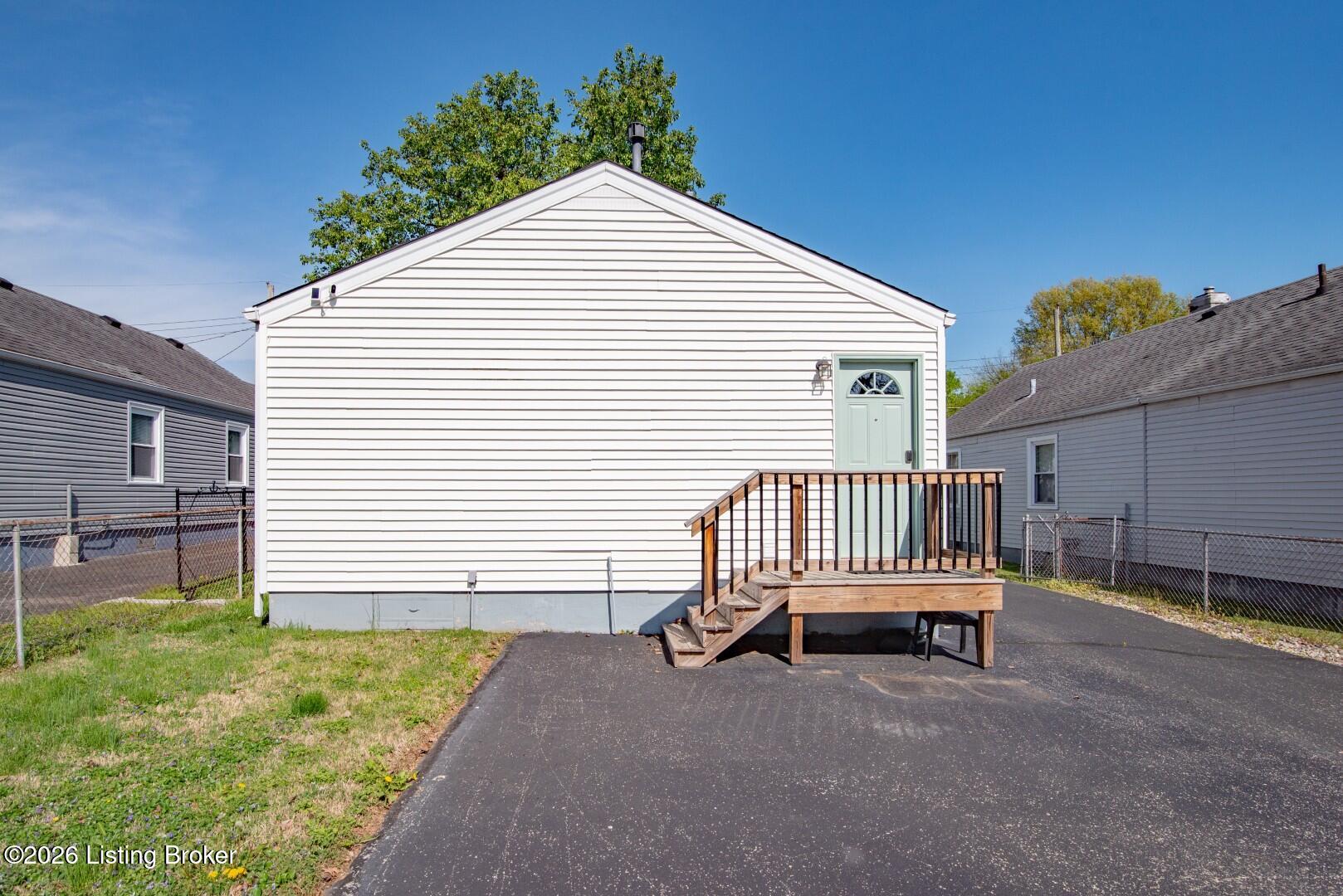 720 Gheens Ave Property Photo 6