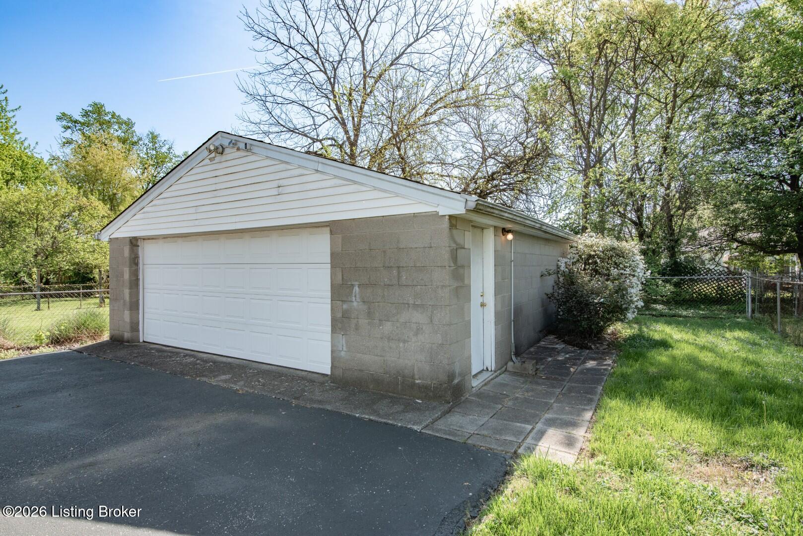 720 Gheens Ave Property Photo 40