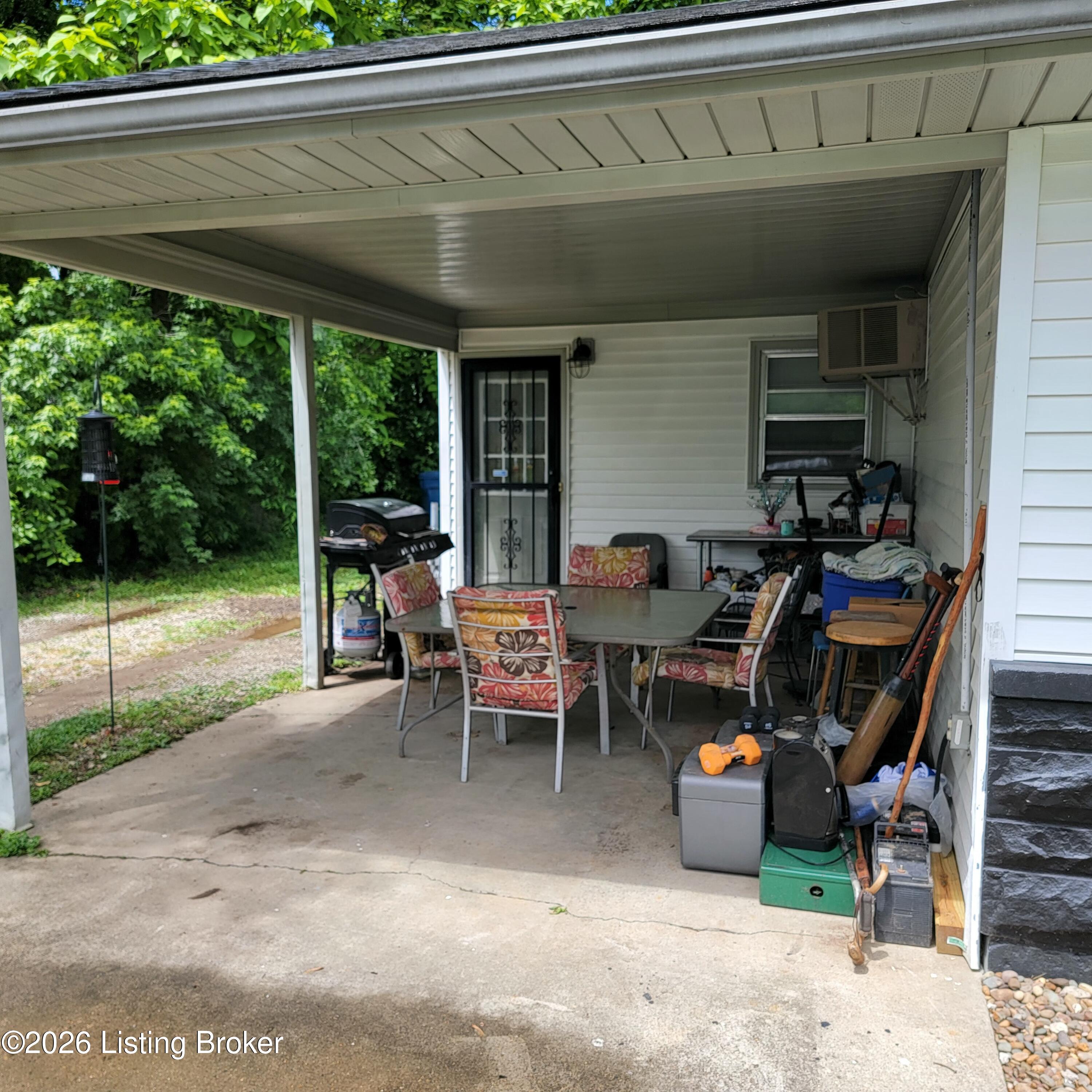 13306 Girvan Ave Property Photo 2