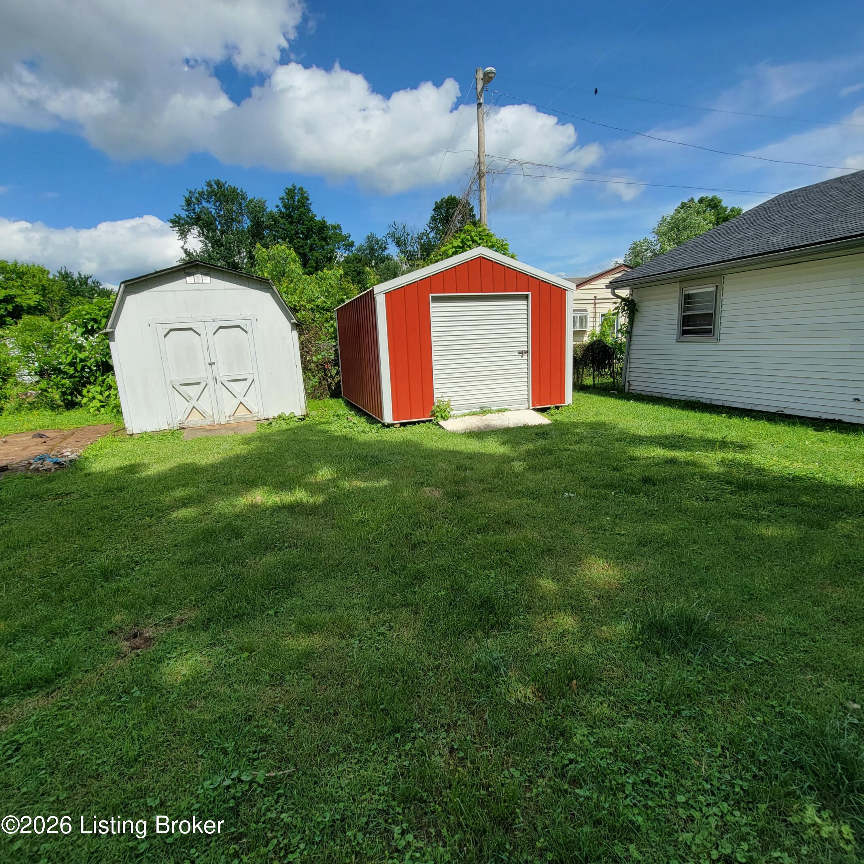 13306 Girvan Ave Property Photo 4