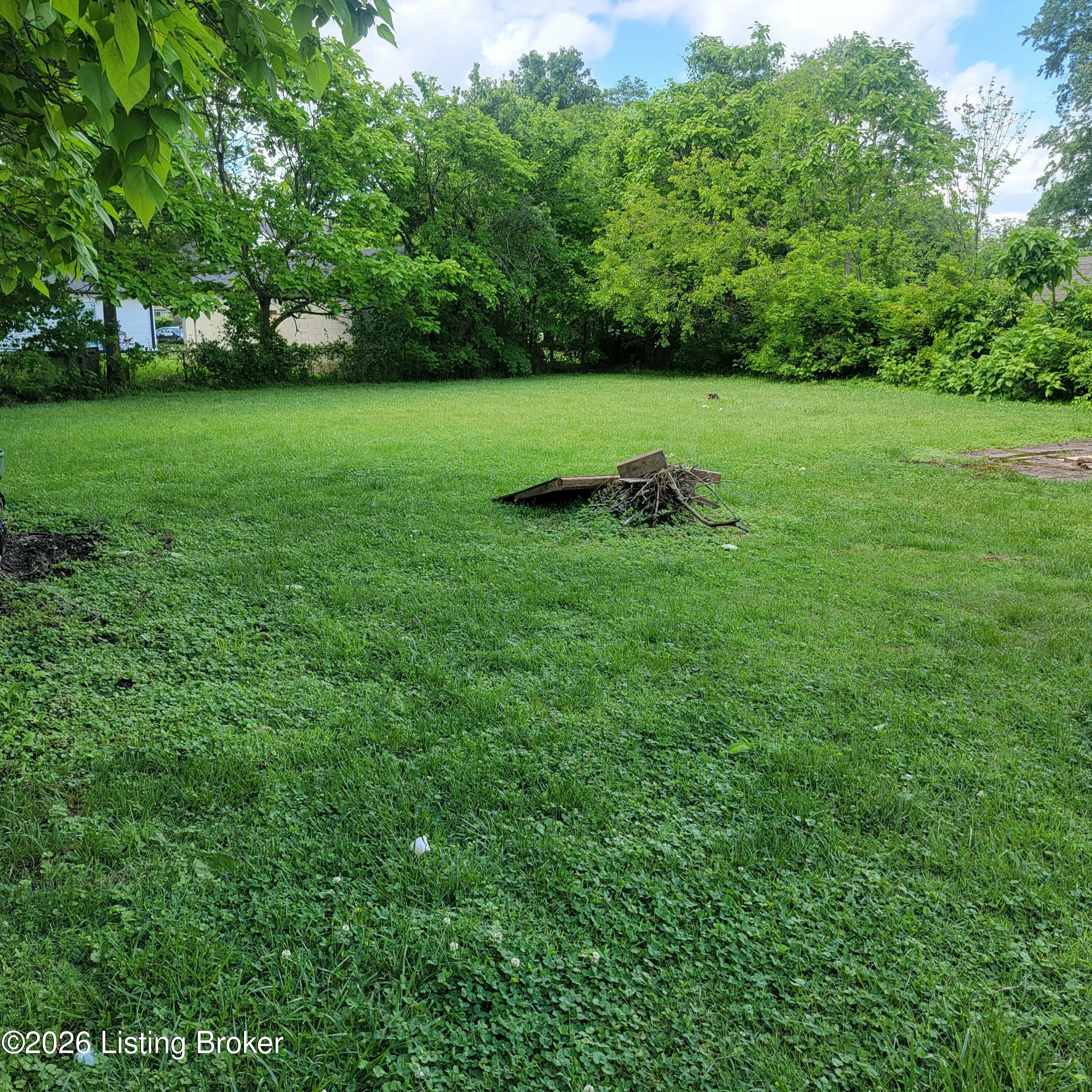 13306 Girvan Ave Property Photo 5