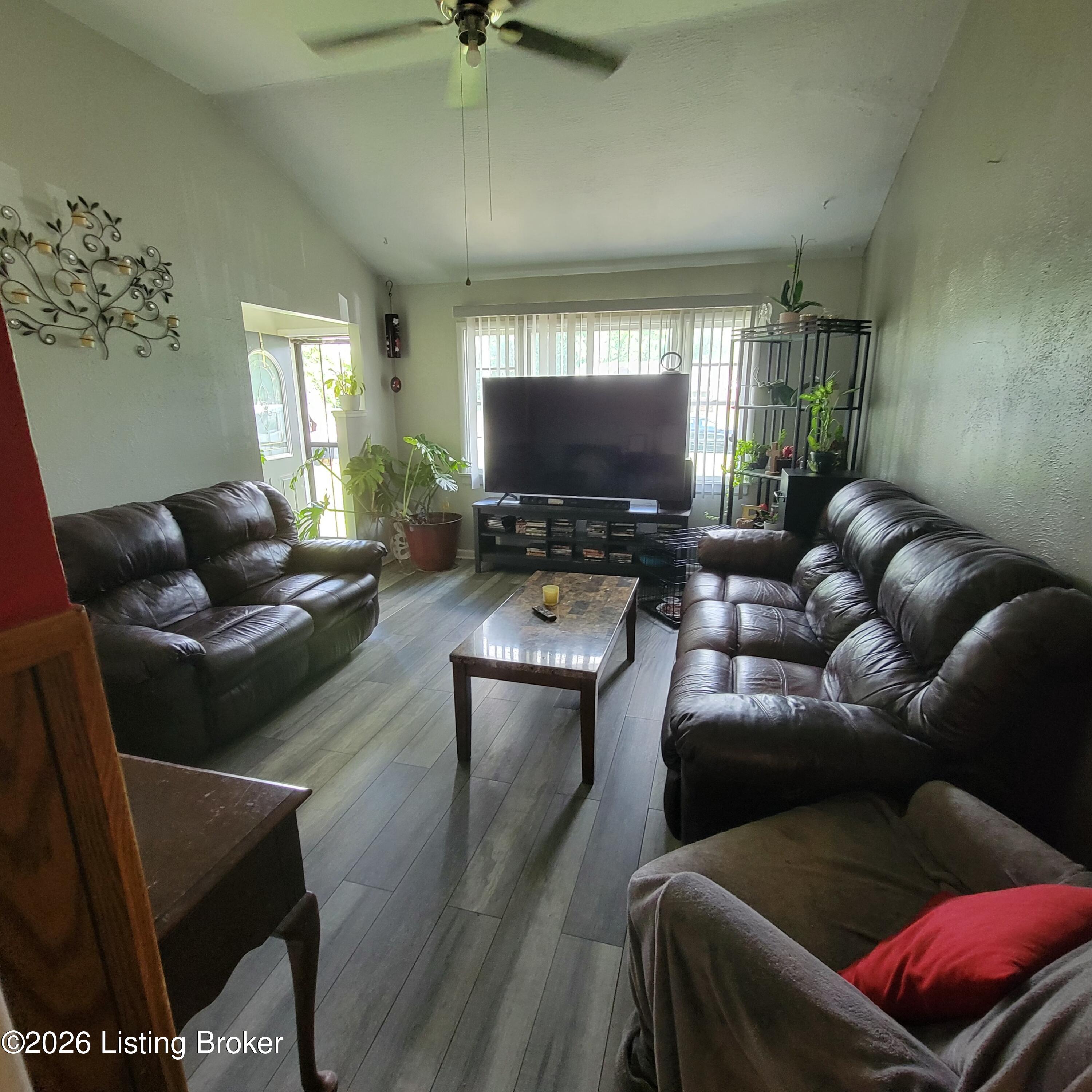 13306 Girvan Ave Property Photo 7