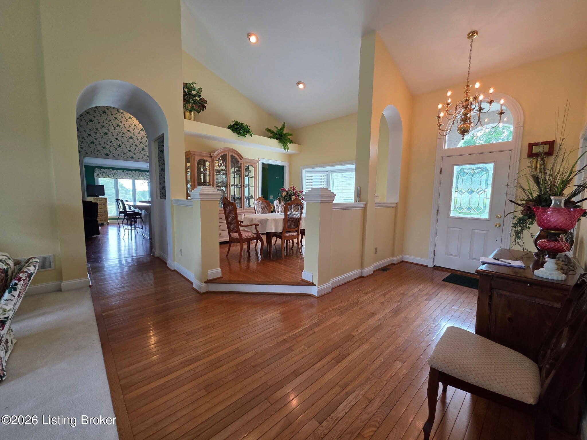 102 Lakeview Dr Property Photo 3
