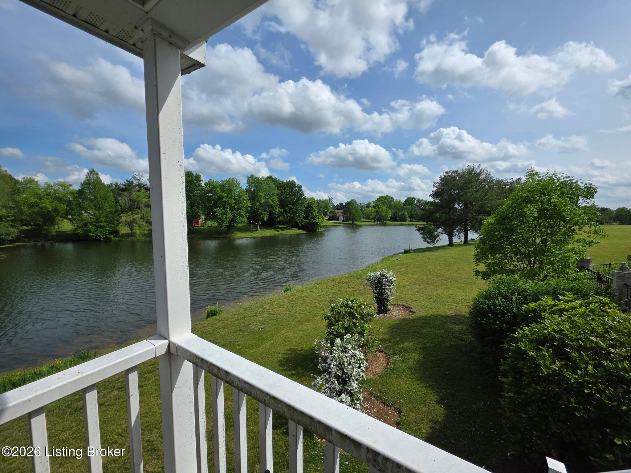 102 Lakeview Dr Property Photo 13