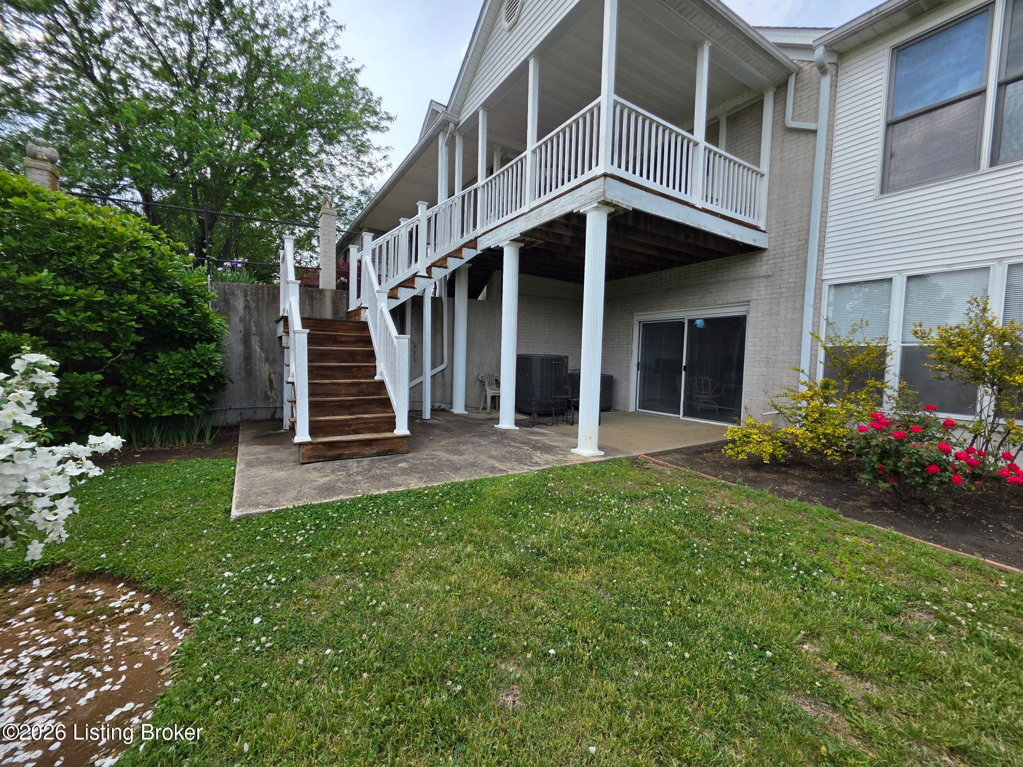 102 Lakeview Dr Property Photo 29