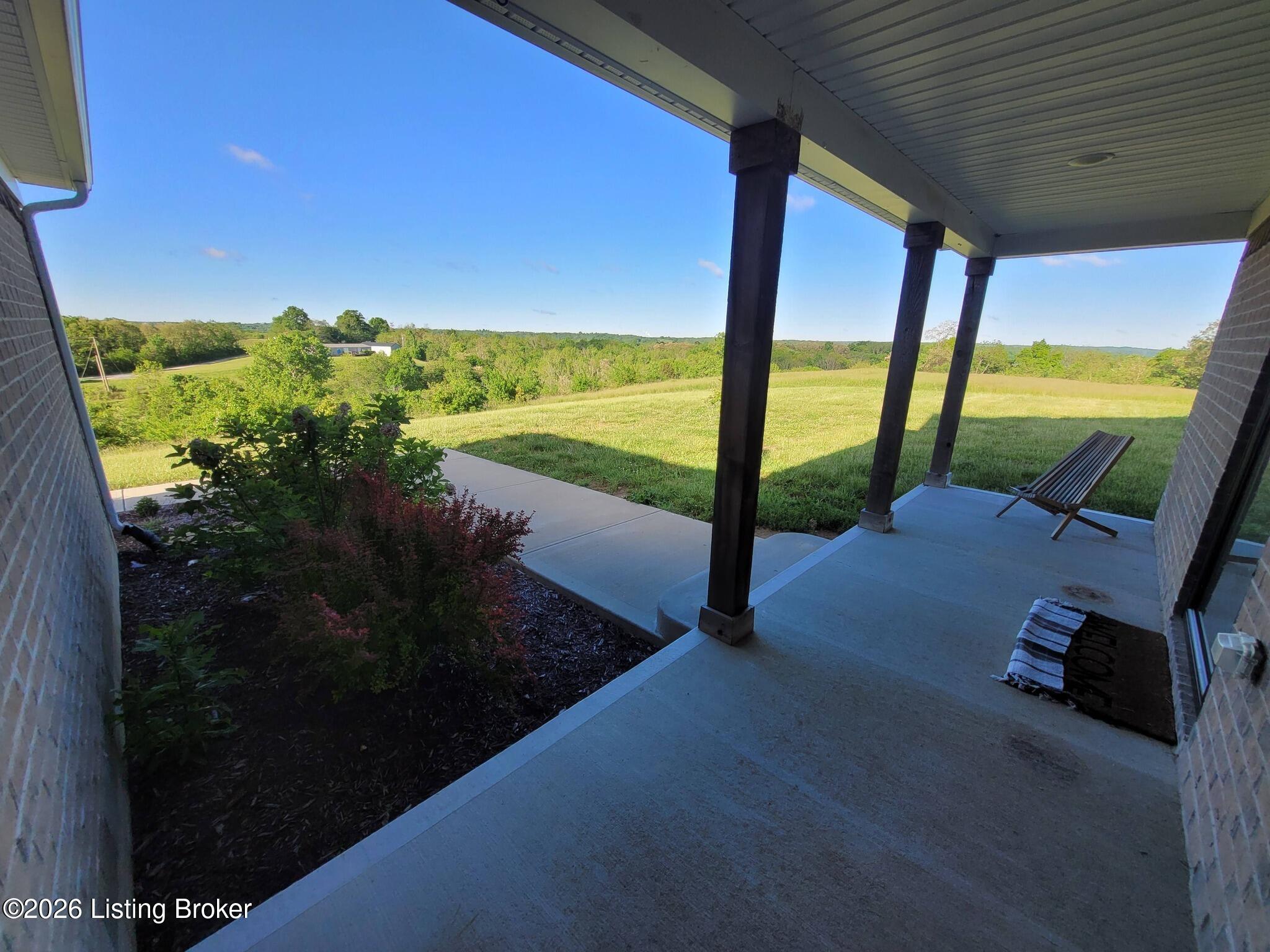 798 Ford Rd Property Photo 4