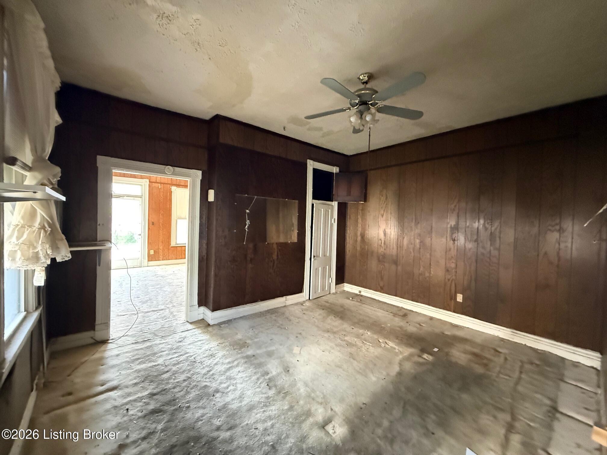 1523 W Oak St Property Photo 7