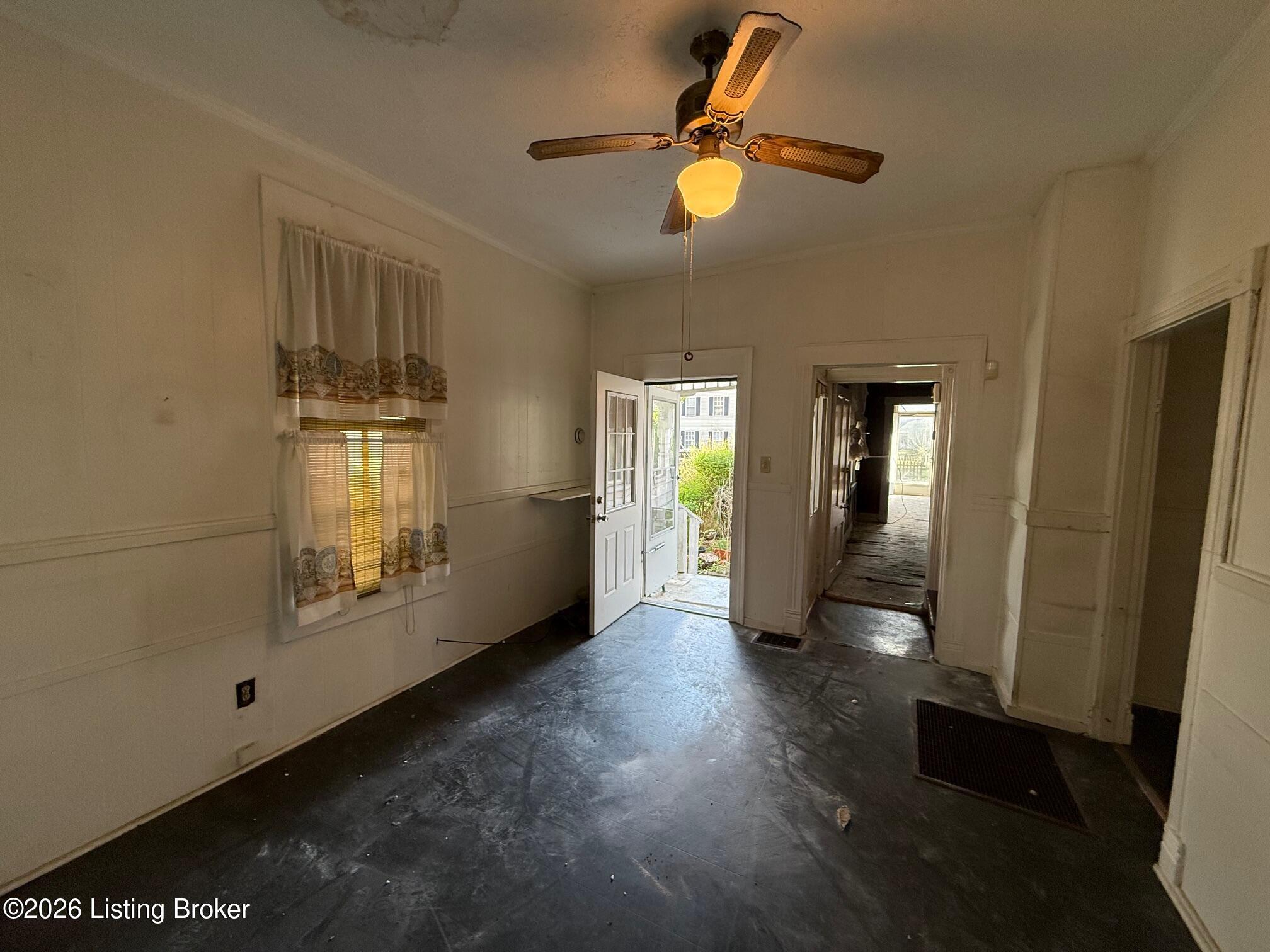 1523 W Oak St Property Photo 10
