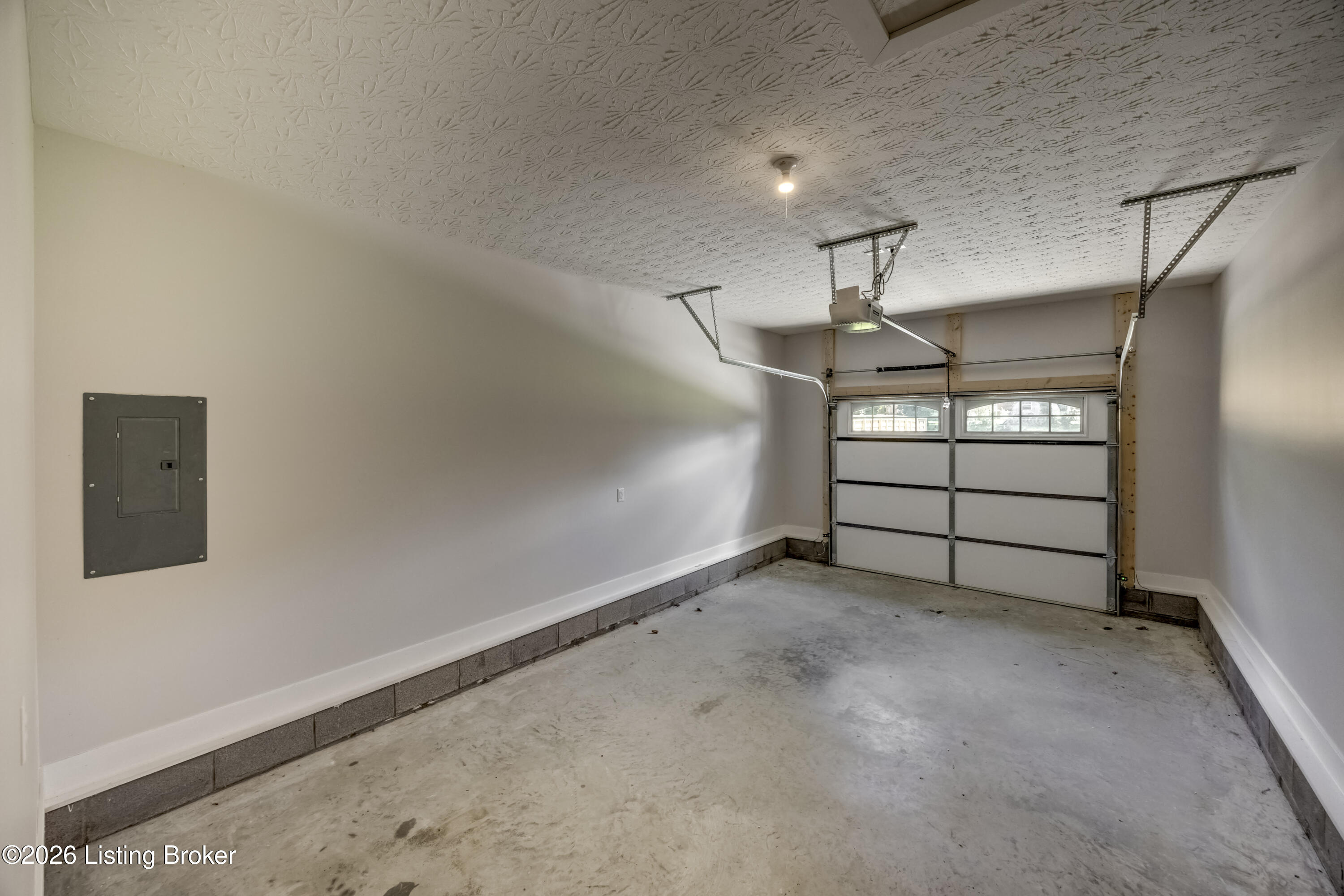 107 N Kennett Ave Property Photo 33