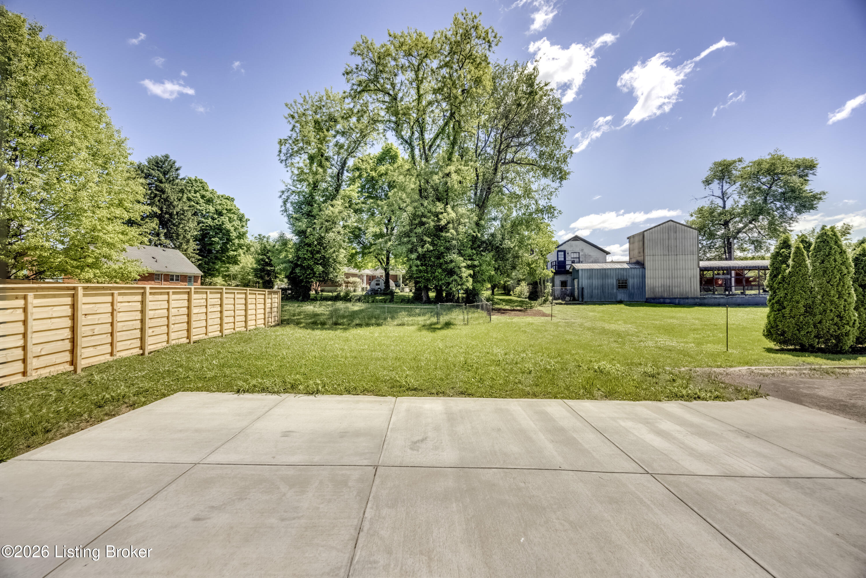 107 N Kennett Ave Property Photo 67