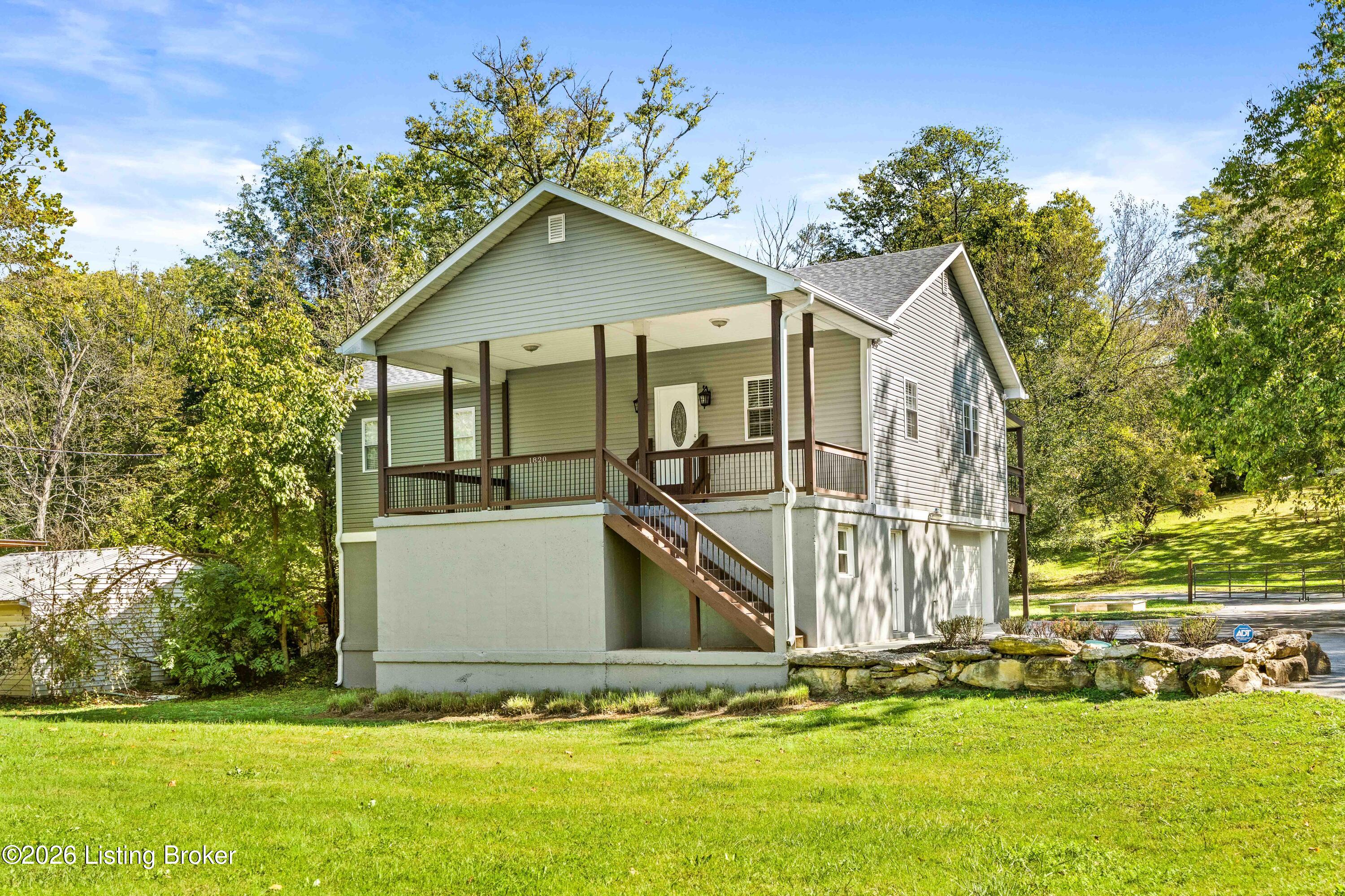 1820 Huckleberry Ln Property Photo 1