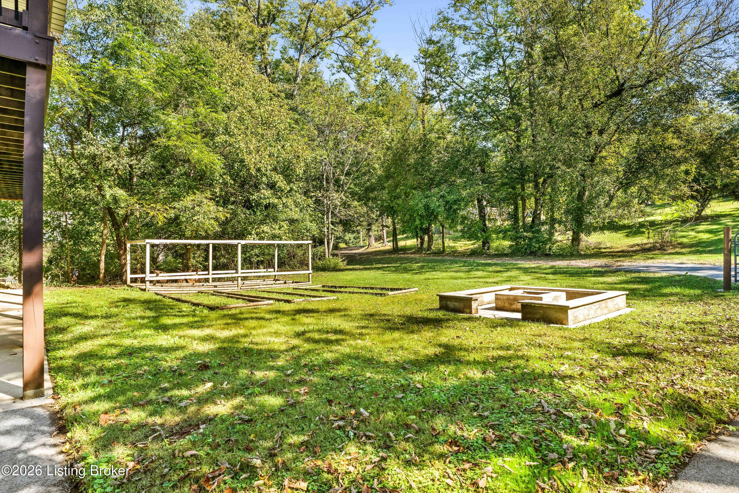 1820 Huckleberry Ln Property Photo 10