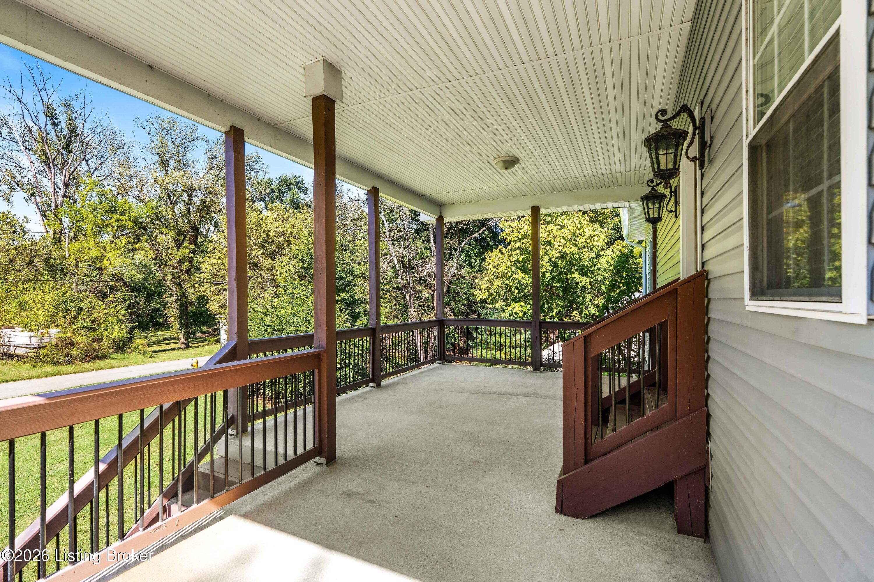 1820 Huckleberry Ln Property Photo 11