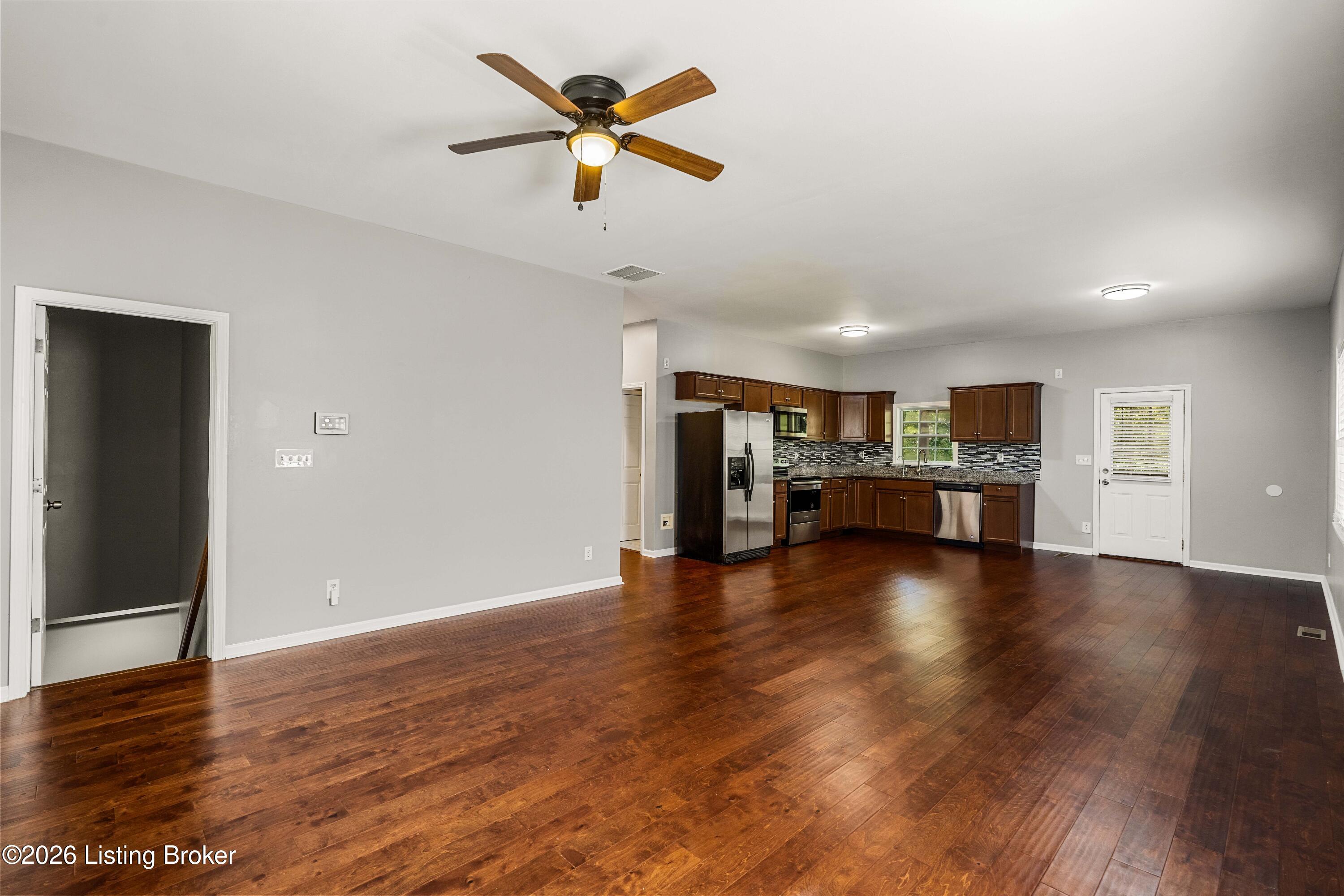1820 Huckleberry Ln Property Photo 12