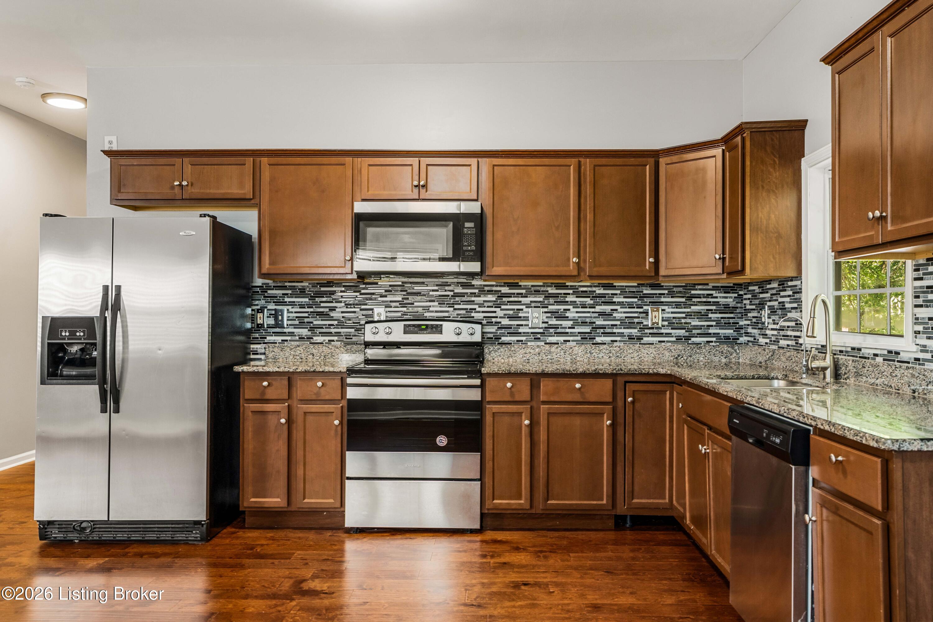 1820 Huckleberry Ln Property Photo 17