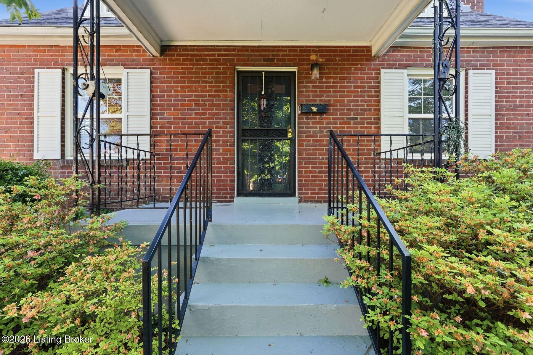 225 Brown Ave Property Photo 4