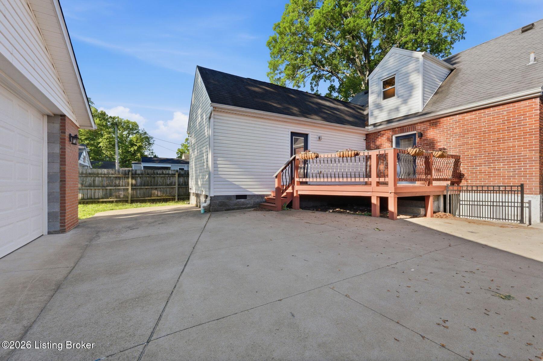 225 Brown Ave Property Photo 48