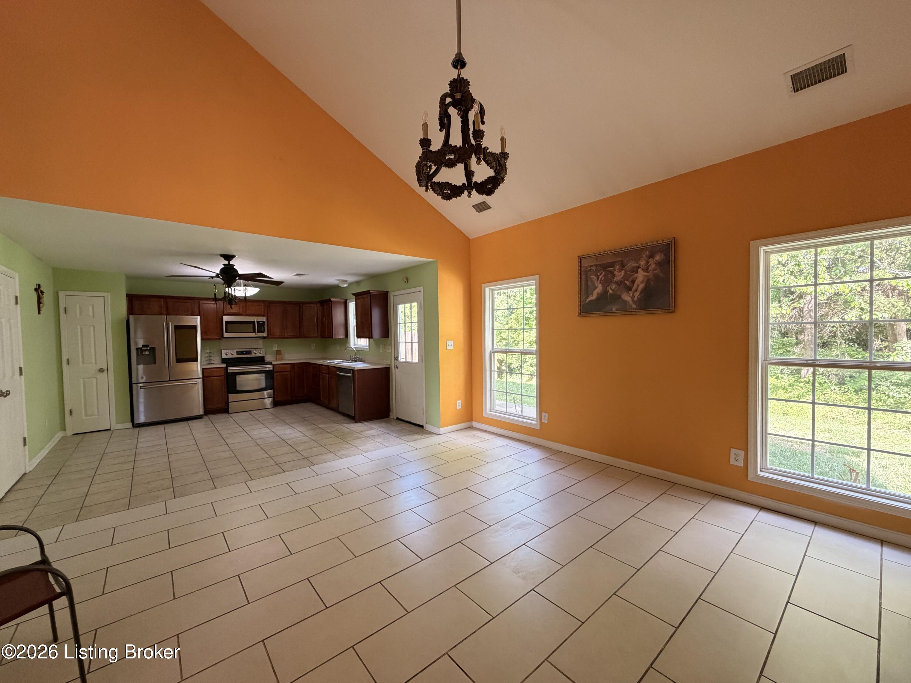 7001 Woodhaven Place Dr Property Photo 7