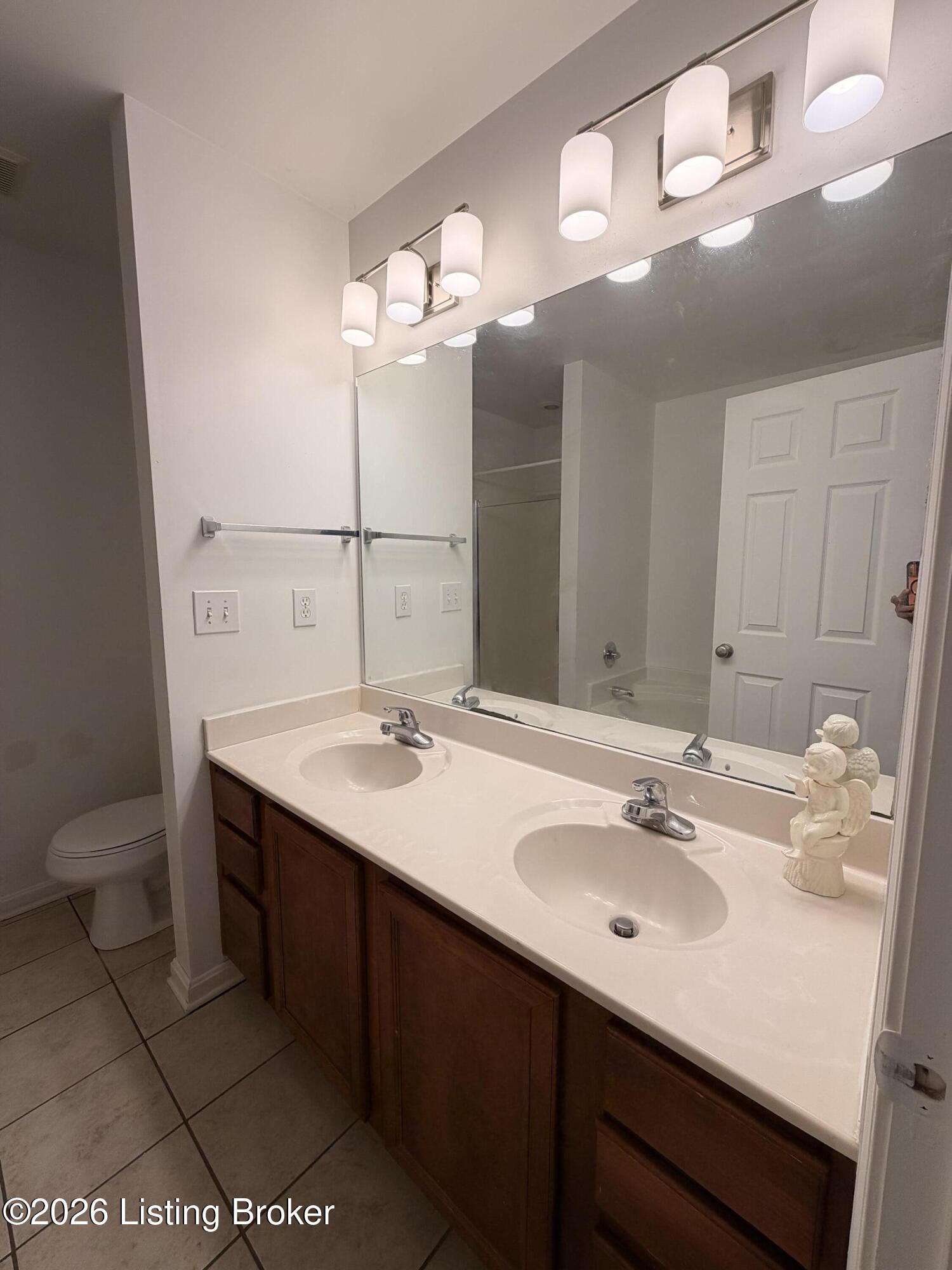 7001 Woodhaven Place Dr Property Photo 19