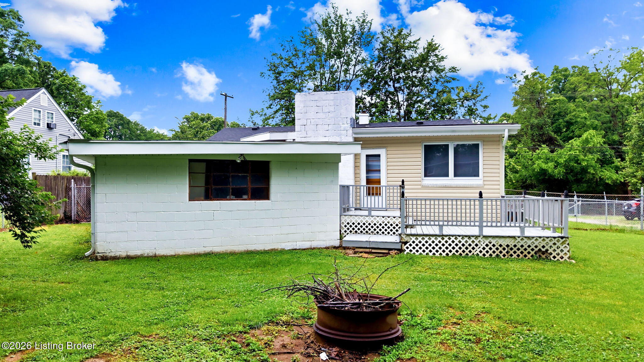 6413 Bethany Ln Property Photo 4