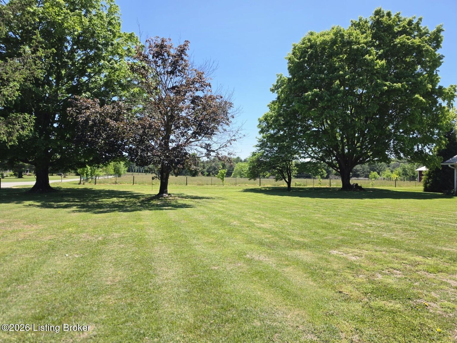 865 Tennessee Ridge Rd Property Photo 3