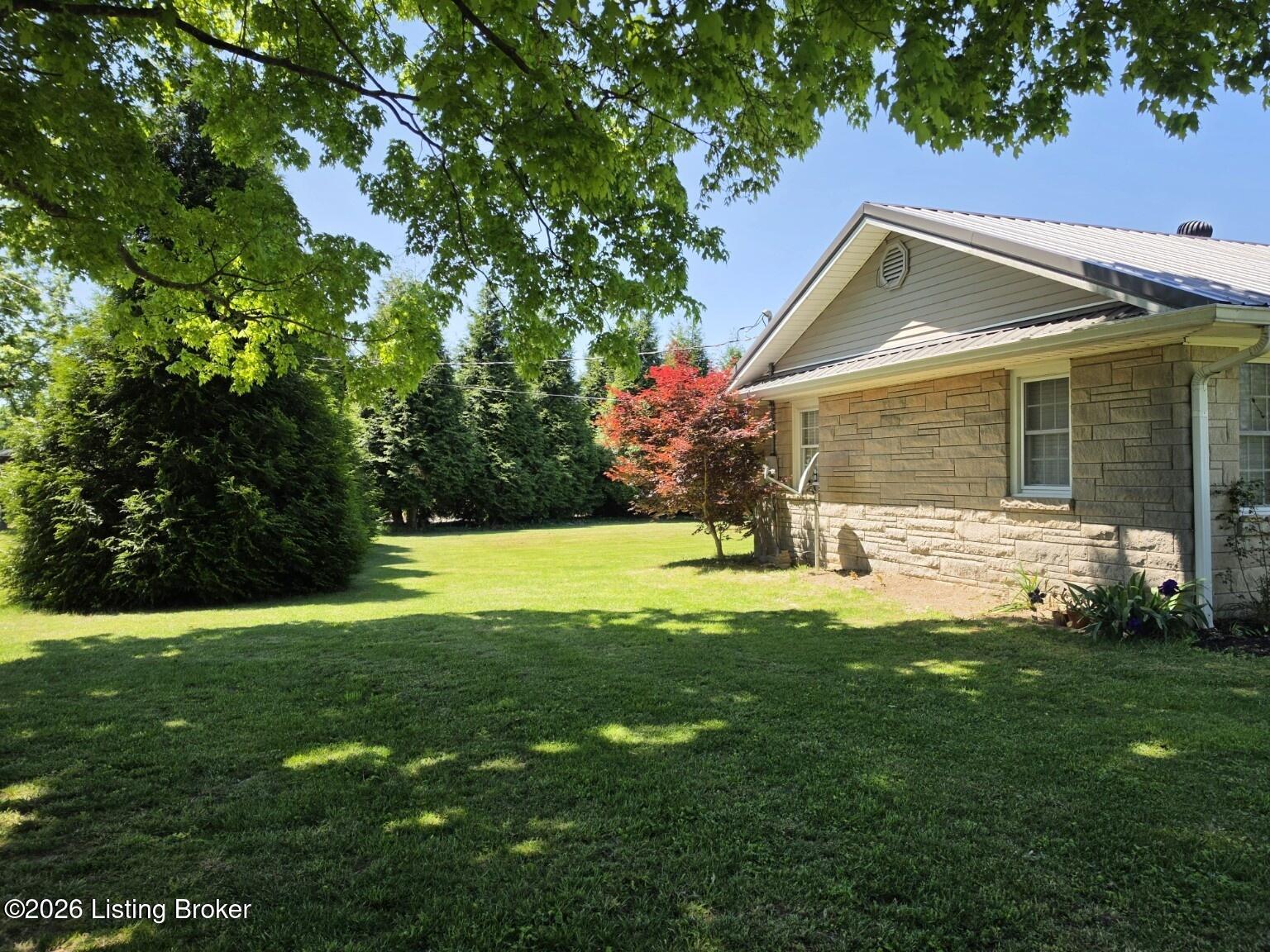 865 Tennessee Ridge Rd Property Photo 9
