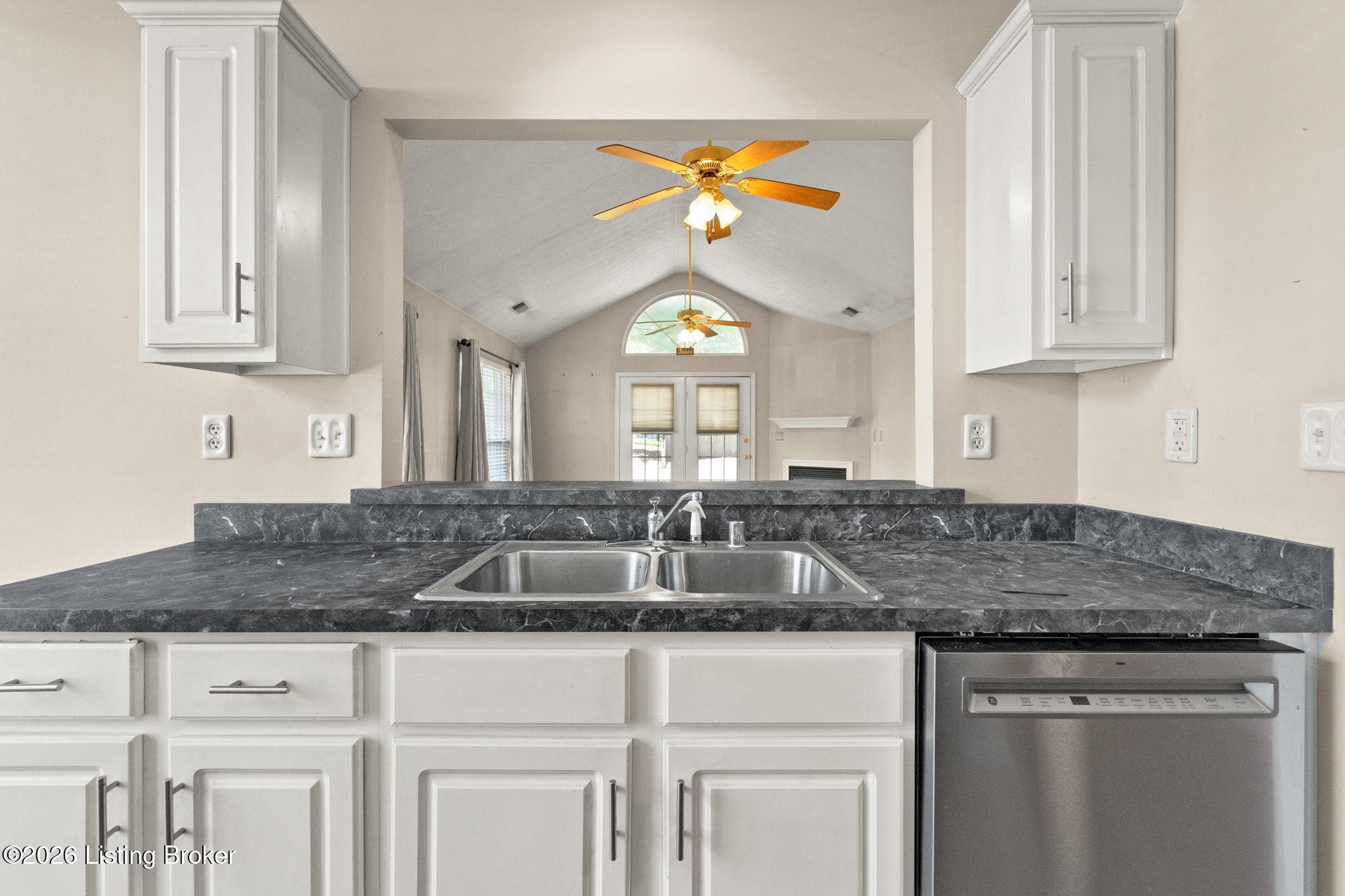 10546 Monticello Forest Cir Property Photo 13