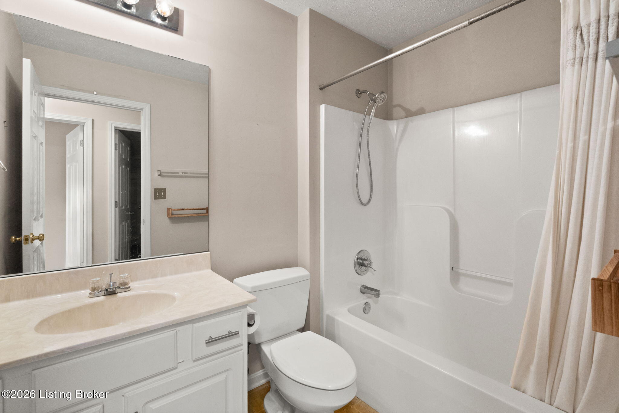 10546 Monticello Forest Cir Property Photo 28