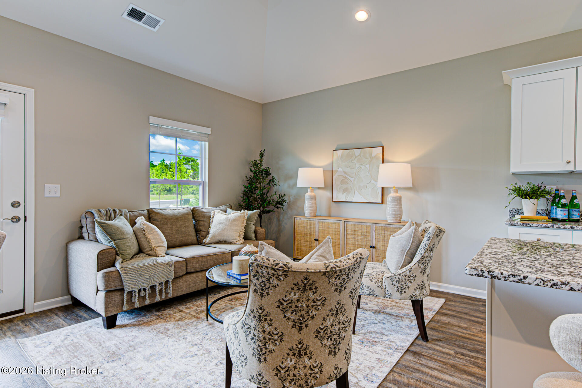 10211 Lark Meadow Dr Property Photo 8