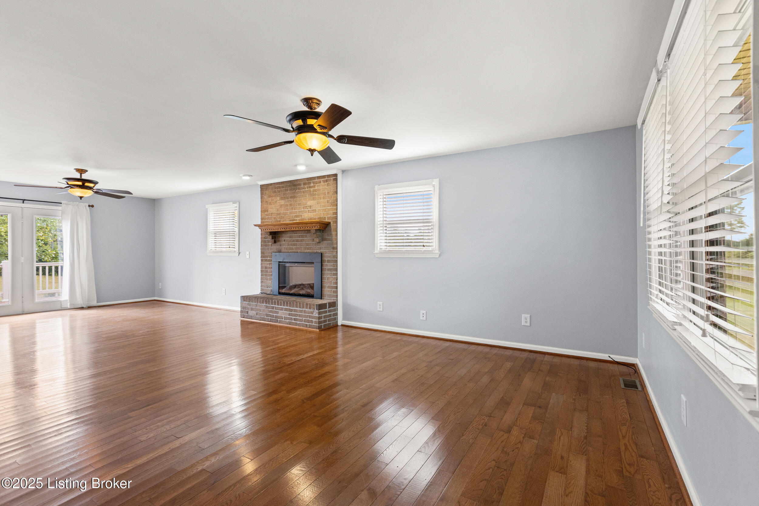 1233 Johnson Rd Property Photo 10