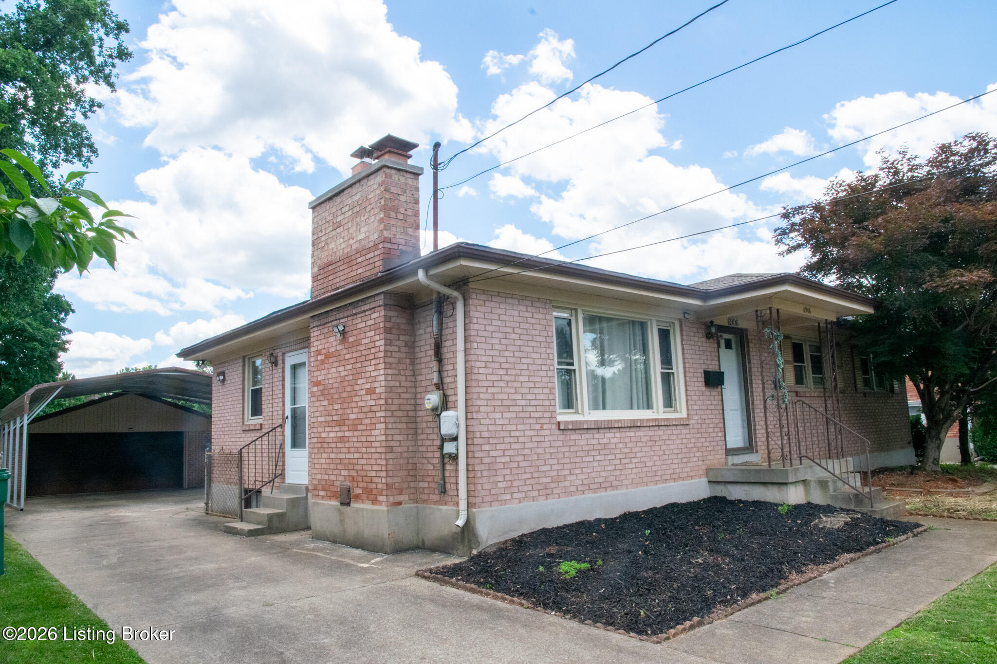 6906 Shareith Dr Property Photo 2
