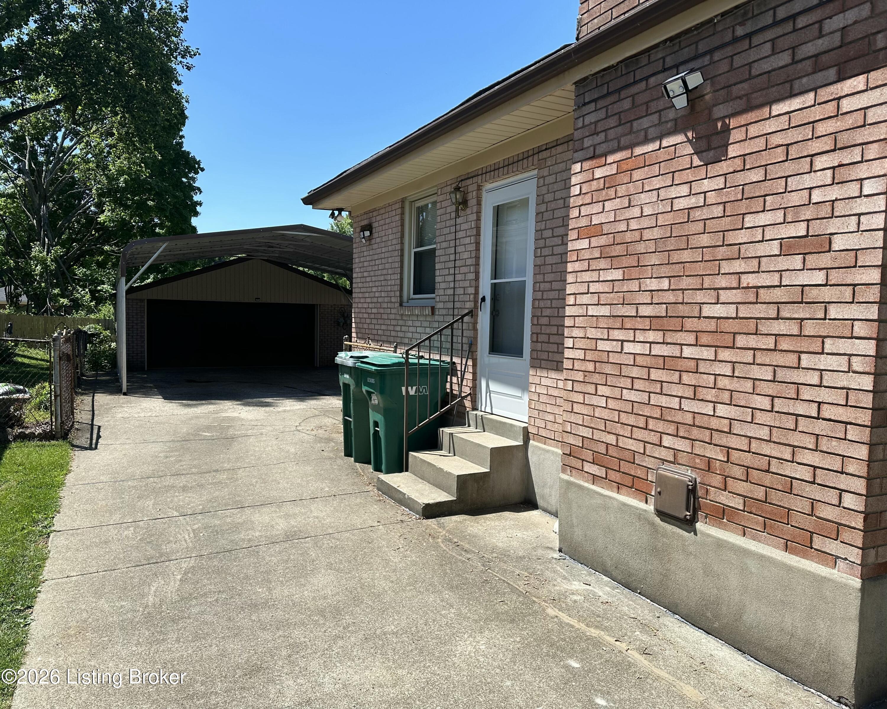 6906 Shareith Dr Property Photo 4