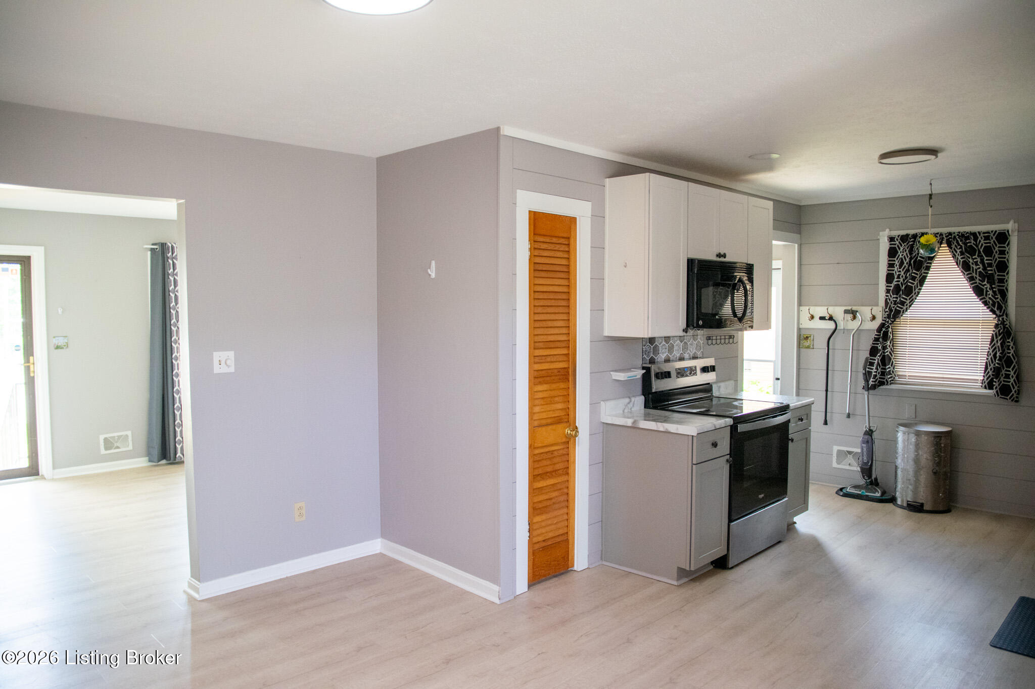6906 Shareith Dr Property Photo 7