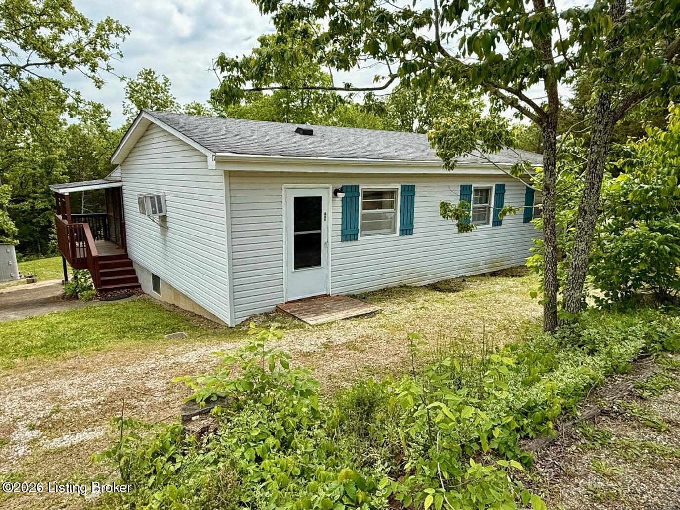 769 Whispering Pine Cir Property Photo 2