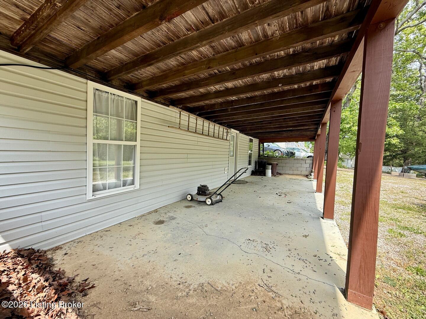 769 Whispering Pine Cir Property Photo 6