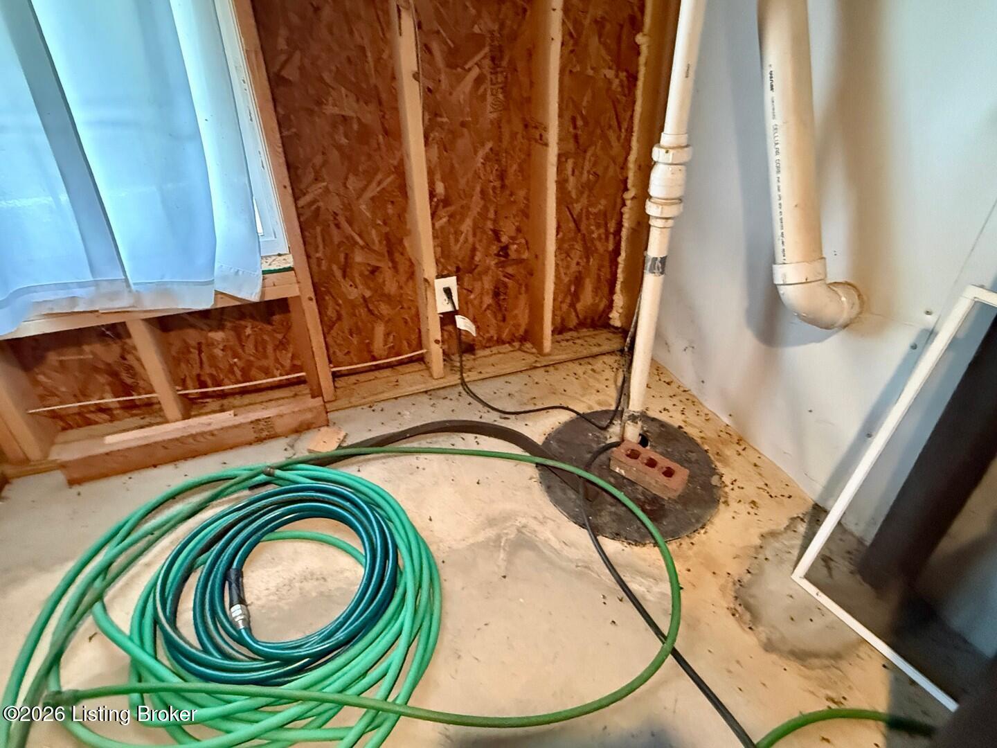 769 Whispering Pine Cir Property Photo 26