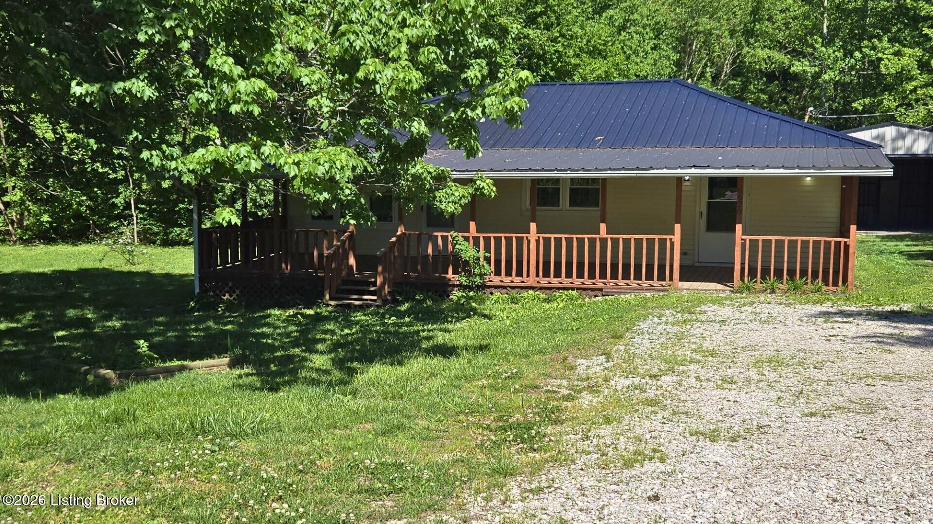 6628 Greensburg Rd Property Photo 3