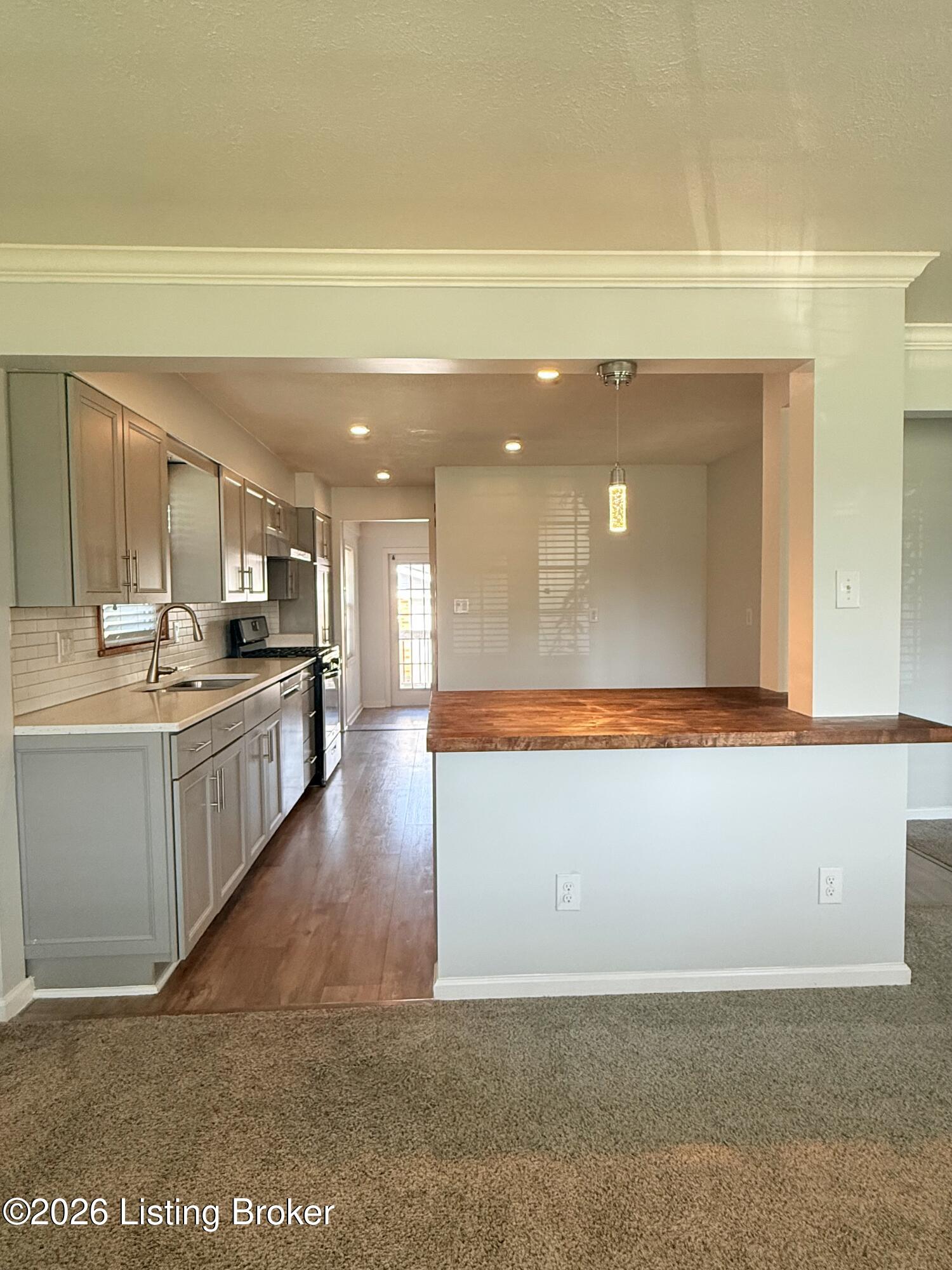 11615 Semillon Ln Property Photo 8