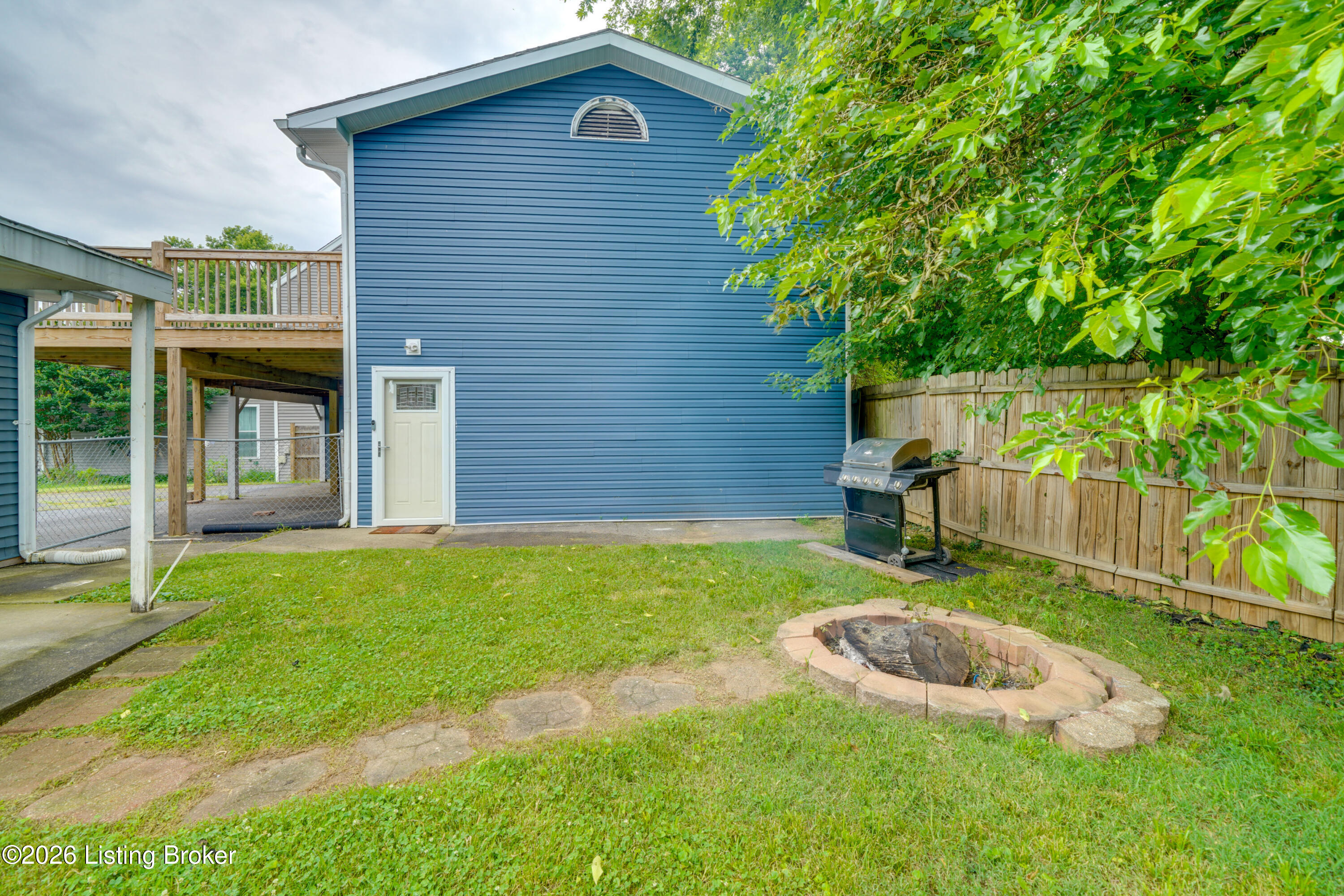 255 Thompson Ave Property Photo 1