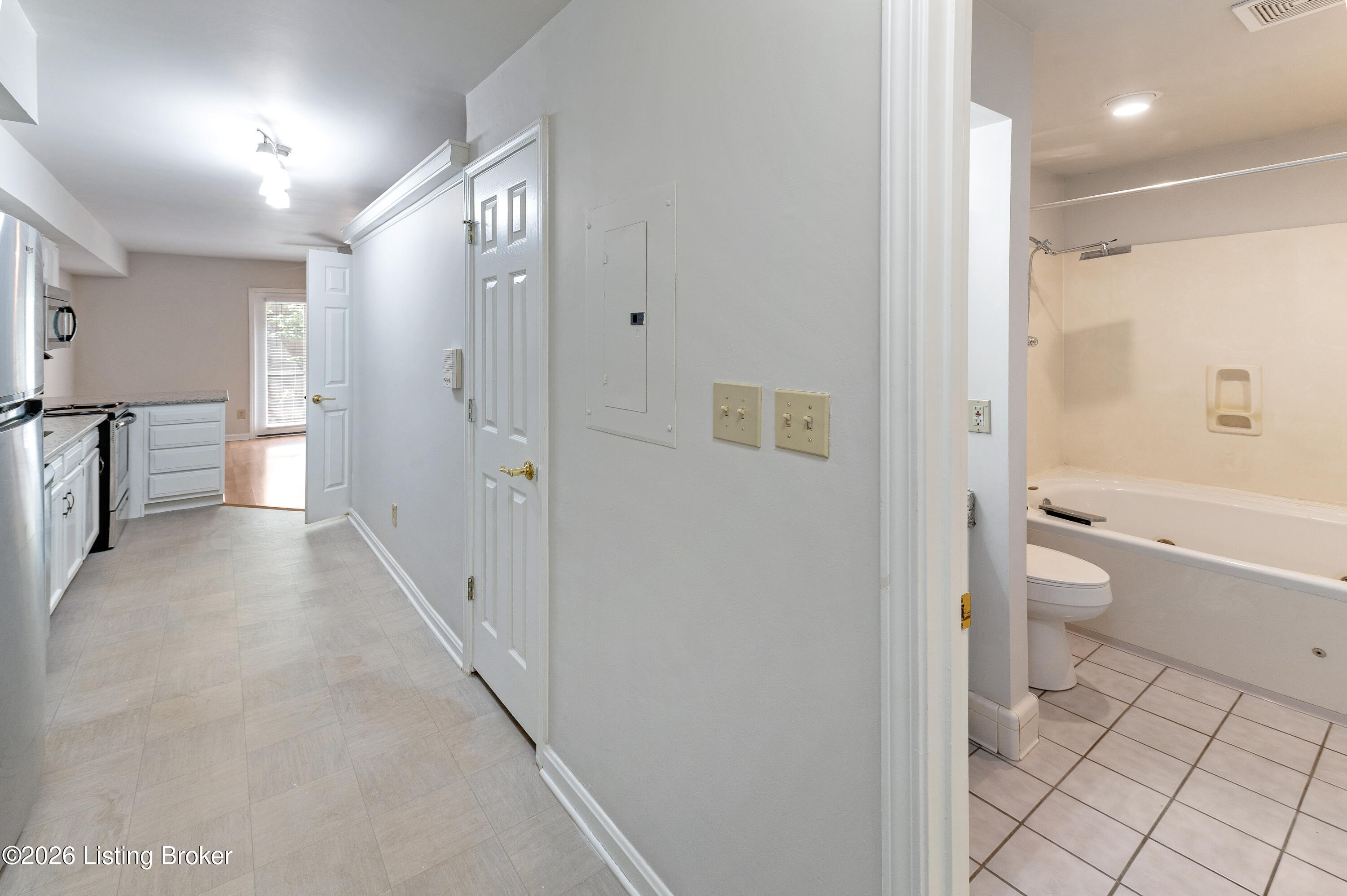 2730 Brownsboro Rd Apt 144 Property Photo 5