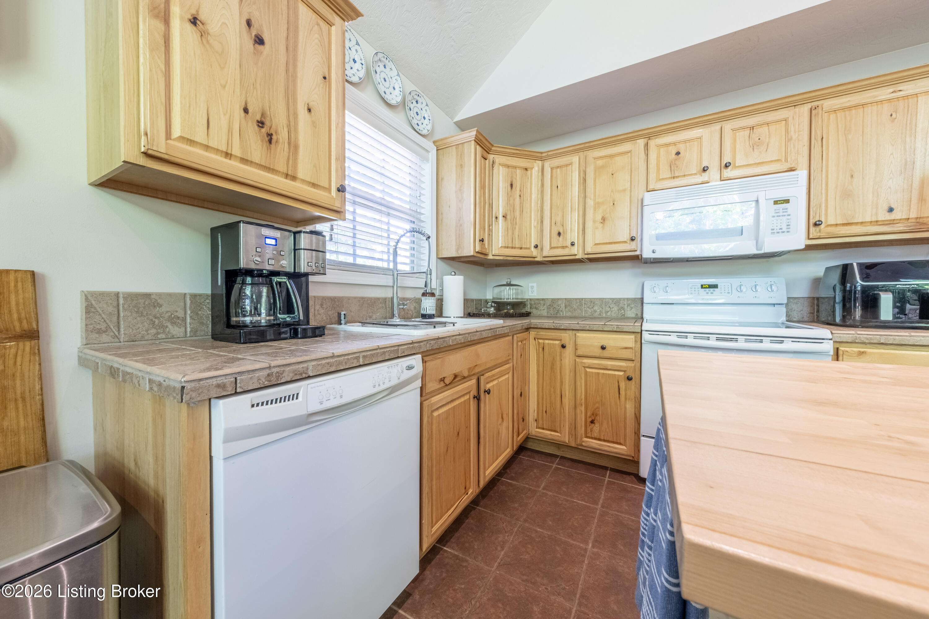 485 Bentwood Ln Property Photo 16
